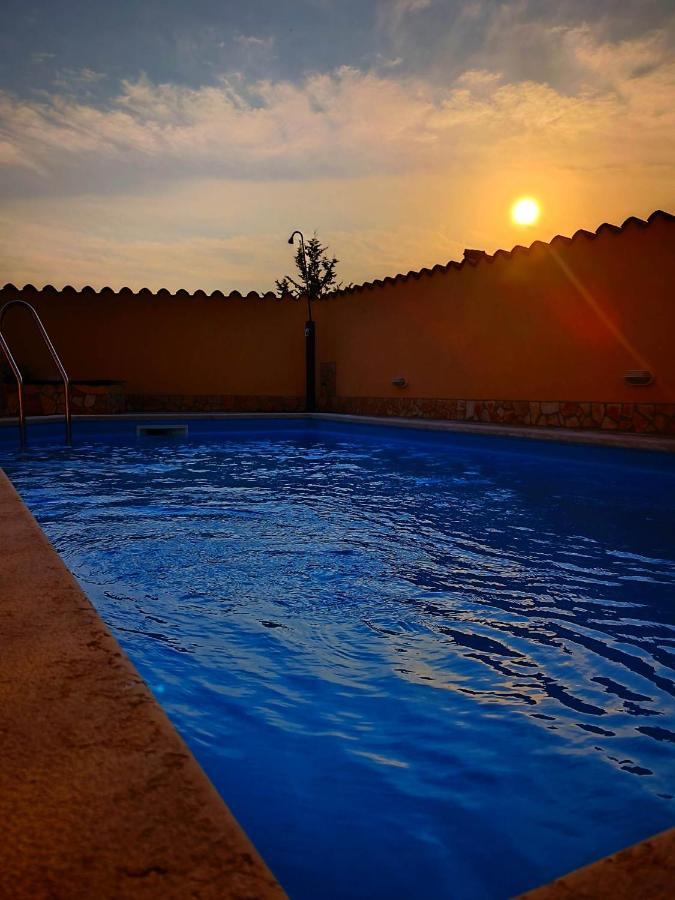 Holiday Home "Mala Kuca " With Heated Pool Pula Exterior photo